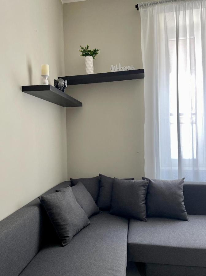 Grey Apartment Caiazzo Eksteriør bilde