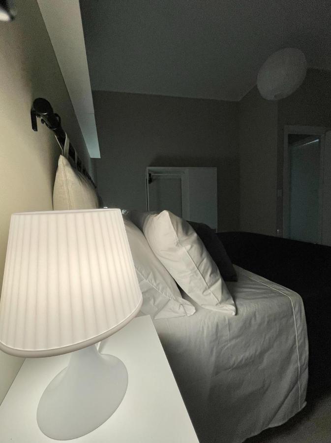 Grey Apartment Caiazzo Eksteriør bilde