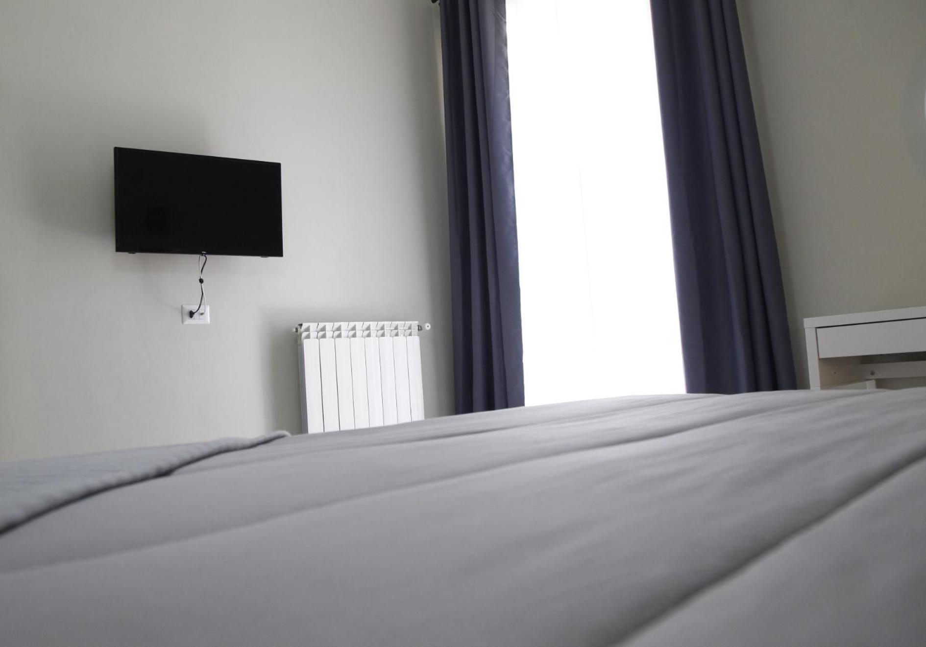 Grey Apartment Caiazzo Eksteriør bilde